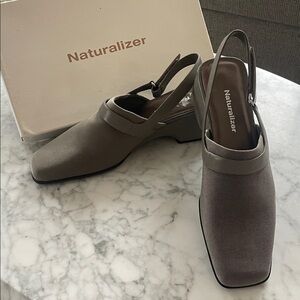 Naturalizer Women's Taupe fabric Slingback Mules size 9